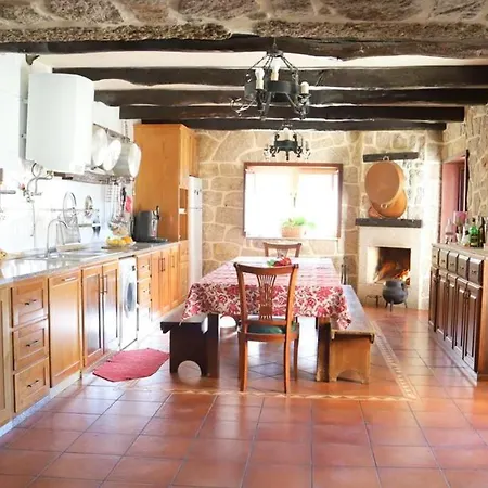 Homely With Mountain Views In Private Pool Βίλα Terras de Bouro